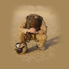 soldado orando